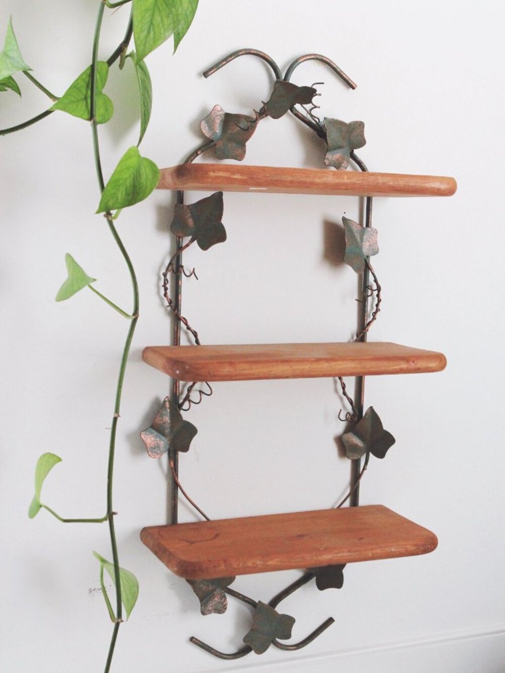Vintage Metal & Wood Ivy Wall Display Shelf 3 Tier Cottagecore Farmhouse Rustic - Picture 2 of 6